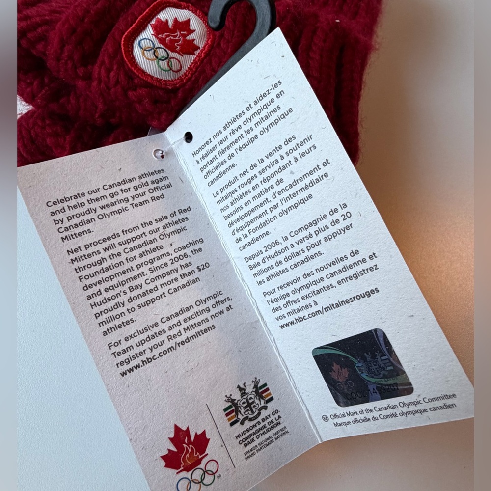 Hudson’s Bay Official Canadian Olympic Team Knit Mittens Large NWT - Picture 8 of 9